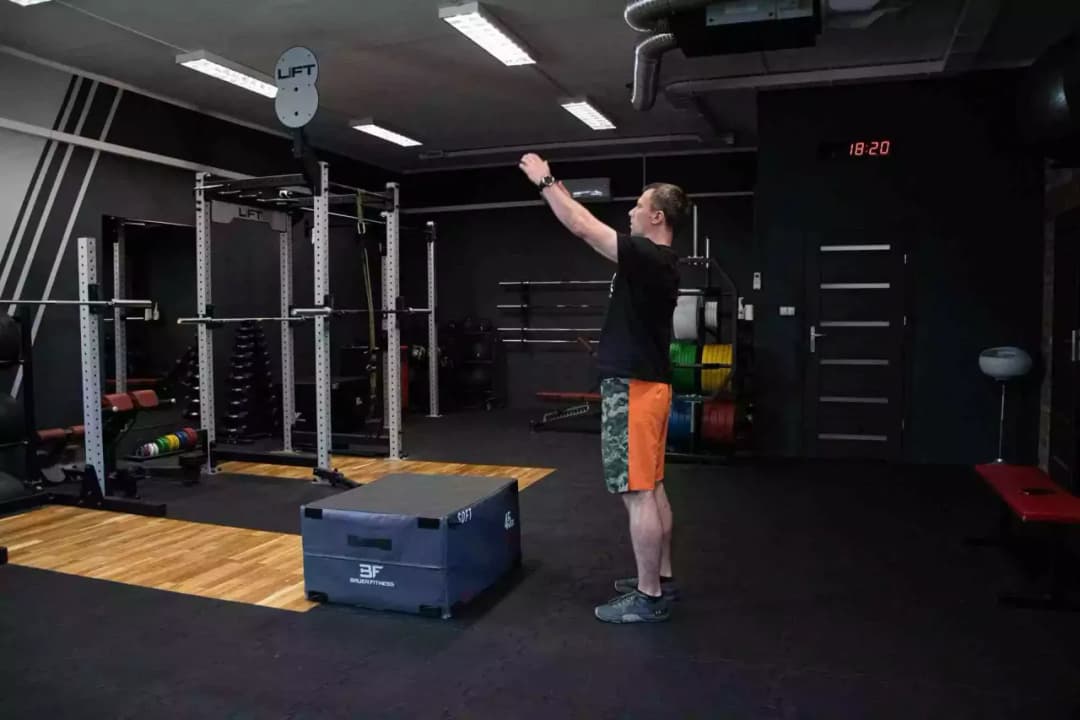 Jak zrobić skrzynię do crossfitu: proste kroki i materiały, które musisz znać